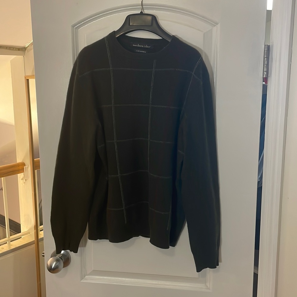 Northern Isles Men's Green Lightweight Crewneck (NWOT, Men's Small)